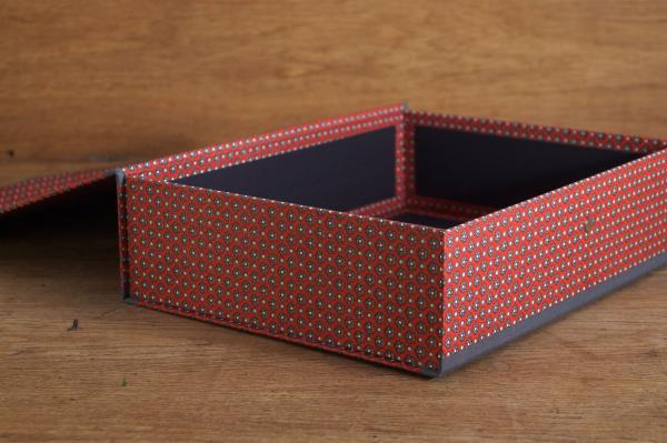 lots of space space miracle box red gray